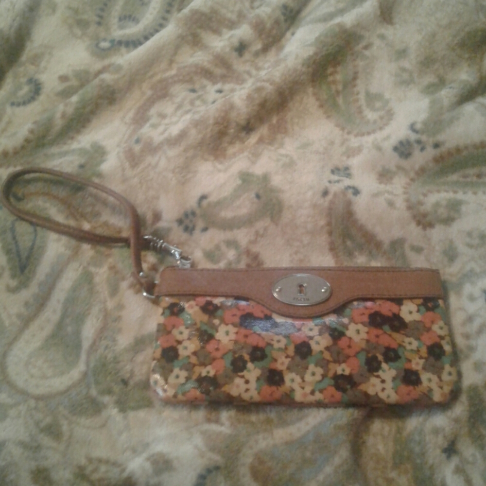 Fossil wristlet